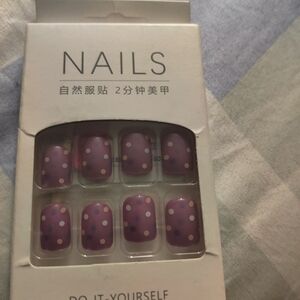 Polka Dot Press-On Nails